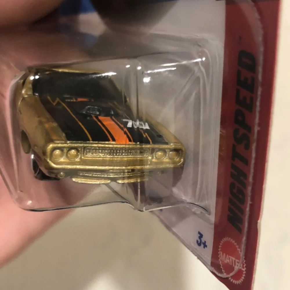 Mattel Hot Wheels Gold and Black '70 Dodge Hemi Challenger